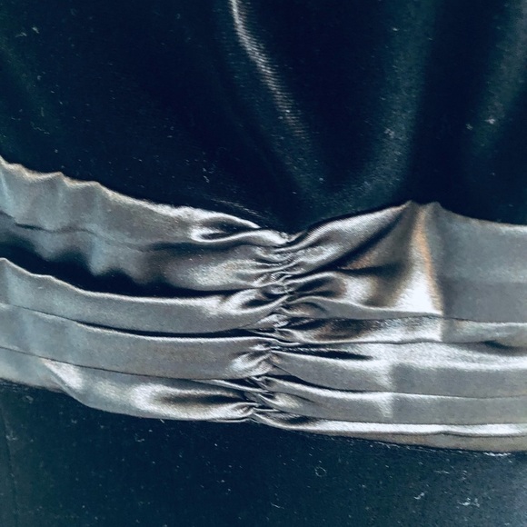 Black Velvet Cocktail Dress​​ - Picture 3 of 9